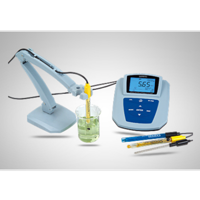 Precision pH/Conductivity Meter